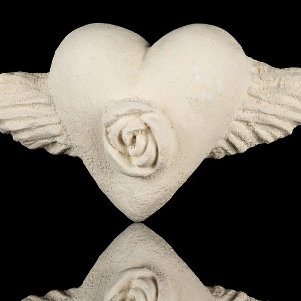 Corazón Con Alas Y Una Rosa