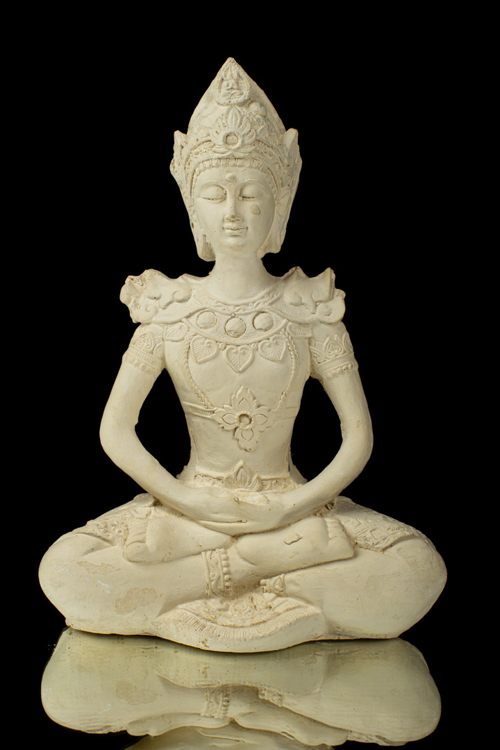 Budas meditando